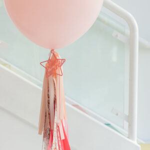 GLOBO XXL COMUNIÓN KNOTS ROSA CON PESO