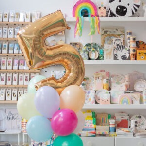 FELIZ CUMPLEAÑOS ORO - UN NÚMERO