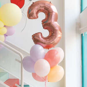 FELIZ CUMPLEAÑOS ORO ROSA - UN NÚMERO