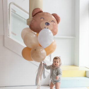 RAMO FELIZ CUMPLEAÑOS CREMA FIGURA